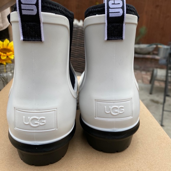 Women’s ugg Rain boots size ..8 - Picture 3 of 5